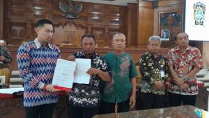 Komentar-Kades-Klaten-Dapat-Bantuan-dari-Wakil-Presiden.jpg