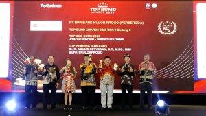 Kulon-Progo-Raih-3-Penghargaan-di-TOP-BUMD-Awards-2025.jpg