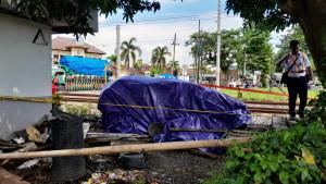 Laka-Kereta-Api-Tabrak-Mobil-dan-Sepeda-Motor-di-Prambanan-Sleman-2025.jpg