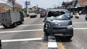 Laka-beruntun-di-Muntilan-Magelang.jpg