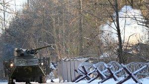 Latihan-taktis-dan-bersama-Garda-Nasional-Ukraina-di-kota-hantu-Pripyat-dekat-Chernobyl-Ukraina.jpg