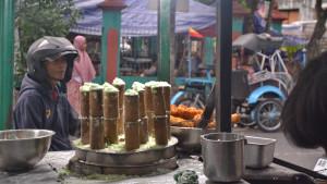 Live-Cooking-Putu-di-Djadjanan-Pak-Darso.jpg