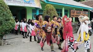 Lomba-Bersih-Vandalisme-hingga-Karnaval-Kostum-Meriahkan-Perayaan-HUT-SMPN-2-Sleman.jpg
