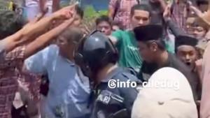 Maling-Kena-Apesnya-Mau-Gasak-Motor-Pelajar-Tapi-Dipergoki-Pemiliknya-Ditangkap-Rame-rame.jpg