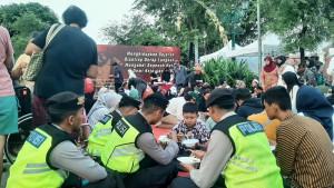 Masyarakat-Jogja-Kembul-Bujana-di-Nol-Km-Sampaikan-Pesan-Persatuan-dan-Perdamaian.jpg
