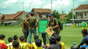 Mataram-Utama-FC-Persig-Gunungkidul-dan-IM-Naturindo-Kampiun-Piala-Soeratin-DIY-20222023.jpg