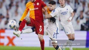 Mauro-Icardi-vs-Kevin-Diks-di-Liga-Champions-antara-Copenhagen-vs-Galatasaray.jpg