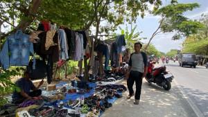 Menelusuri-Pasar-Klithikan-di-Imogiri-Banyak-Barang-Antik-dan-Barang-Bekas-yang-Dijual.jpg