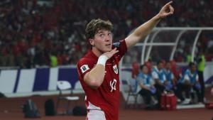 Ole-Romeny-rayakan-gol.jpg