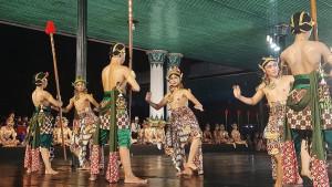 Pagelaran-Beksan-Trunajaya-Kraton-Yogyakarta-Hibur-Sri-Sultan-dan-Masyarakat.jpg