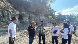 Pansus-DPRD-DIY-Kunjungi-Lokasi-Tambang-Ilegal-di-Piyungan-untuk-Bahan-Raperda.jpg