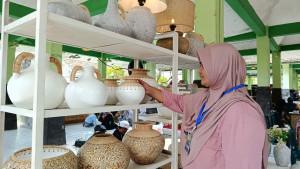 Parjono-Keramik-Jaya-2.jpg