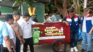 Peduli-LingkunganPGN-Serahkan-Bantuan-50-Gerobak-Sampah-dan-Insinerator-di-Kota-Jogja.jpg
