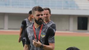 Pelatih-Fisik-PSIM-Yogyakarta-Jorge-Gomez-Alba.jpg