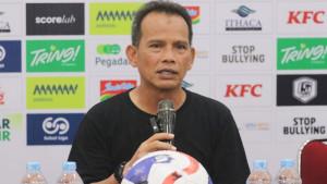 Pelatih-PSS-Sleman-Ansyari-Lubis-13112025.jpg