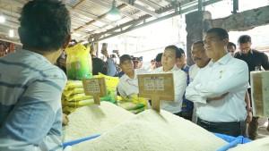 Pemerintah-Pastikan-Tak-Akan-Impor-Beras-Stok-Aman-Hingga-Akhir-Tahun.jpg