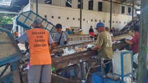 Pemilahan-sampah-di-TPS3R-Nitikan-Jogja.jpg