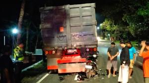 Pemotor-Meninggal-Dunia-Usai-Tabrak-Truk-di-Wates.jpg