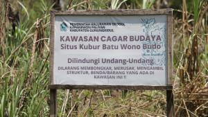 Penampakan-papan-pemberitahuan-terkait-situs-kubur-batu-Wana-Boedha-Grogol-Paliyan-Gunungkidul.jpg
