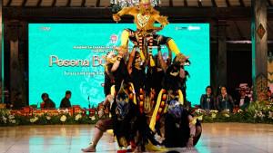 Penampilan-kesenian-Kulon-Progo-di-TMII.jpg