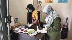 Pengambilan-sampel-dalam-pengawasan-produk-pangan-Dinas-Pertanian-dan-Pangan-Kota-Yogyakarta.jpg
