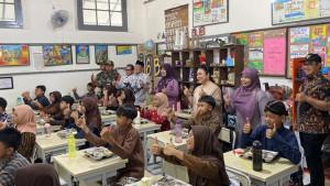 Peninjauan-MBG-di-SDN-Pujokusuman-Yogyakarta.jpg