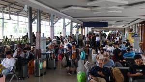Penumpang-KA-di-Lempuyangan-Jogja.jpg