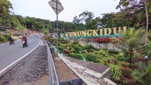 Perbatasan-Kabupaten-Gunungkidul-di-ruas-Jalan-Yogyakarta-Wonosari.jpg