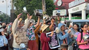 Peserta-Aksi-Kenduri-Suara-Ibu-Indonesia.jpg