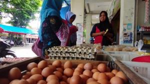 Peti-kayu-berisi-telur-ayam-negeri.jpg