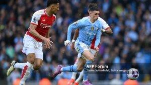 Phil-Foden-vs-William-Saliba-di-Liga-Inggris-antara-Manchester-City-vs-Arsenal-di-Stadion-Etihad.jpg