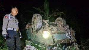 Pikap-Pengangkut-Petani-Cengkih-Tak-Kuat-Menanjak-Mundur-Langsung-Terjun-ke-Jurang-1-Orang-Tewas.jpg