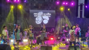 Poem-Bengsing-Sajikan-Blendrang-Musik-yang-Dimasak-Ulang-dengan-Rasa.jpg