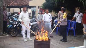 Polresta-Yogyakarta-Musnahkan-BB-Narkotika-Tembakau-Sintetis.jpg