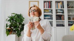 RAMALAN-ZODIAK-Keuangan-Hari-Ini-Sabtu-10-Juni-2023-Taurus-Dapat-Jackpot-Aquarius-Dipaksa-Utang.jpg