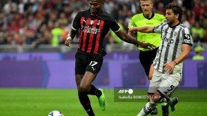 Rafael-Leao-vs-Manuel-Locatelli-di-Liga-Italia-Serie-A-antara-AC-Milan-vs-Juventus-di-San-Siro.jpg