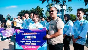 Ribuan-Warga-Ikuti-Senam-Bersama-Haornas-2024-di-Kota-Magelang.jpg