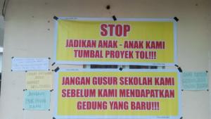 SD-Nglarang-Tergerus-Proyek-TolWali-Murid-Tolak-Shelter-Buatkan-Anak-anak-Kami-Gedung-Baru.jpg