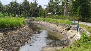 Saluran-Van-Der-Wicjk-saat-proses-pengeringan-yang-membentang-di-Sleman-bagian-barat.jpg