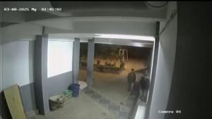 Sekolah-Dasar-di-Moyudan-Dibobol-Maling-Aksi-Pelaku-Terekam-CCTV.jpg