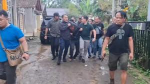 Setelah-Bacok-Tentara-Iwan-Ajak-Pacarnya-Kabur-dan-Sembunyi-di-Rumah-Kosong-di-Kepil.jpg