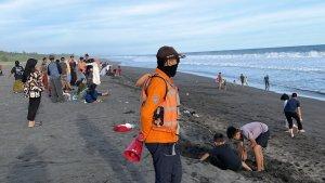 Suasana-Pantai-Glagah-di-Kapanewon-Temon-Kulon-Progo-ramai-wisatawan.jpg