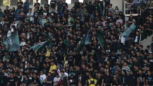 Suporter-PSS-saat-memberikan-dukungan-bagi-tim-di-Maguwoharjo.jpg