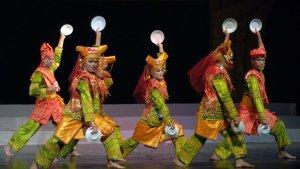Tari-Piring-Indonesia.jpg