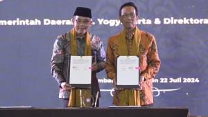 Teken-MoU-dengan-Direktorat-Jenderal-Pajak-Pemda-DIY-Jadi-Pionir-Pertukaran-Data-secara-Elektronik.jpg
