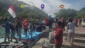 Tim-pencarian-saat-berhasil-mengevakuasi-korban-kapal-hilang-di-Gunungkidul.jpg