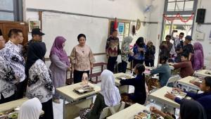 Titiek-Soeharto-tinjau-MBG-di-Jogja.jpg