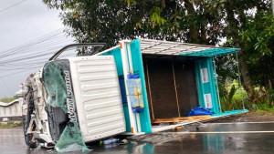 Truk-terguling-di-Jalan-Wates-Purworejo.jpg