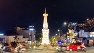 Tugu-Golong-Gilig-atau-Tugu-Jogja.jpg
