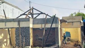 Viral-Rumah-Kosong-di-Kudus-Dibongkar-Orang-Tak-Dikenal-Pekerja-Ngaku-Disuruh-Pak-Ceblong.jpg